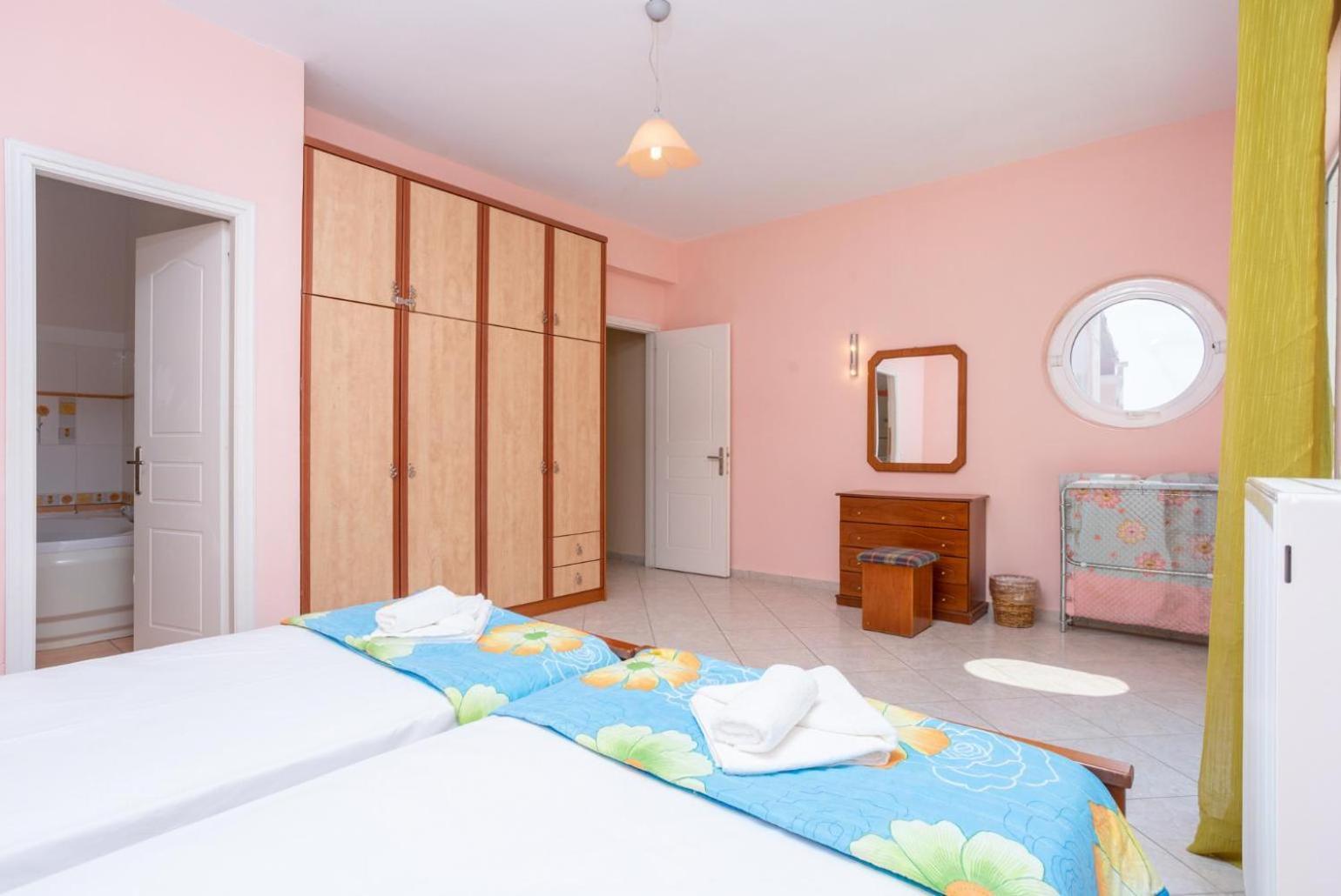 Villa Petros Katávolos Extérieur photo