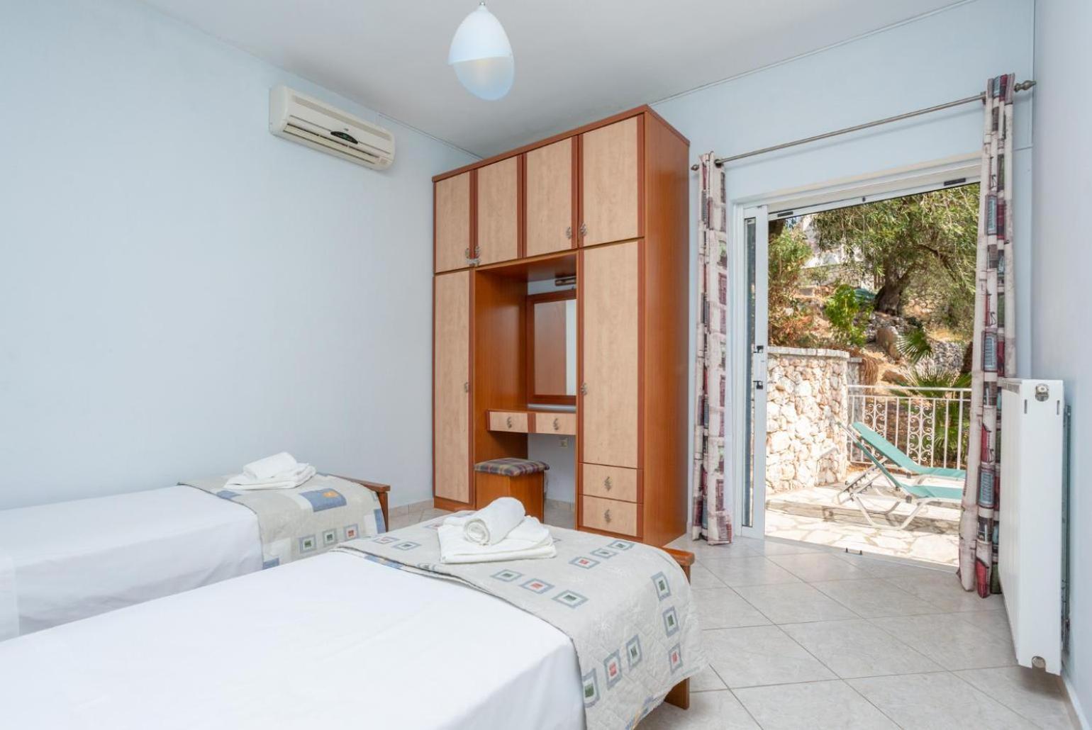 Villa Petros Katávolos Extérieur photo