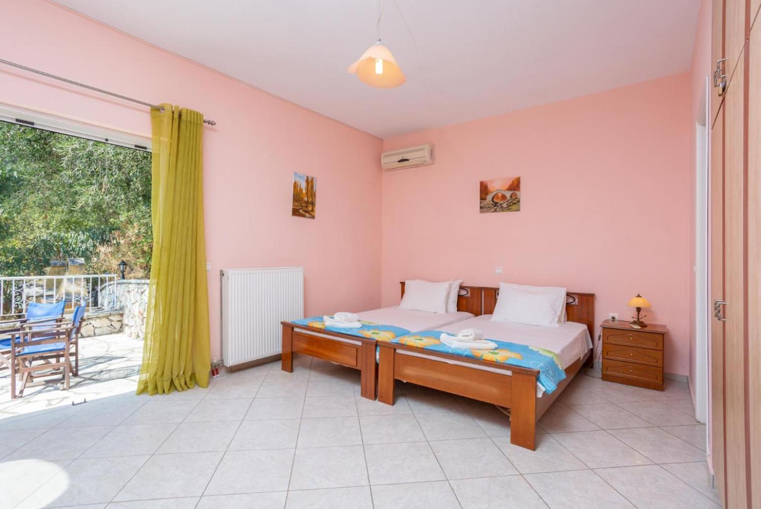 Villa Petros Katávolos Extérieur photo