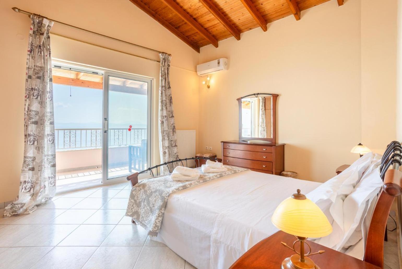 Villa Petros Katávolos Extérieur photo